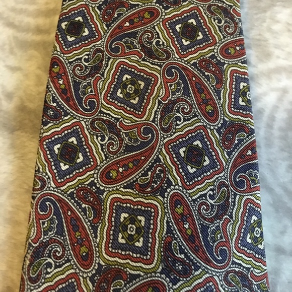 CHANEL Silk Tie - Picture 3 of 5